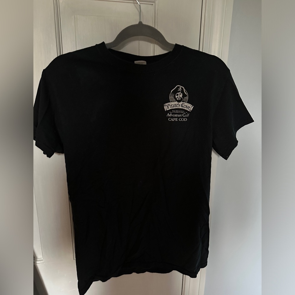 limited edition pirates cove adventure minigolf tshirt